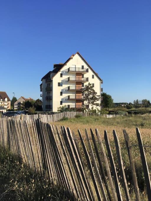 Cabourg-La Mer A Vos Pieds Et La Thalasso A 50 M 외부 사진